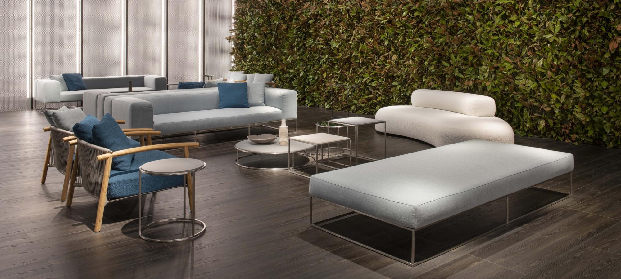 Living Divani outdoor <br> 2024 – 2025