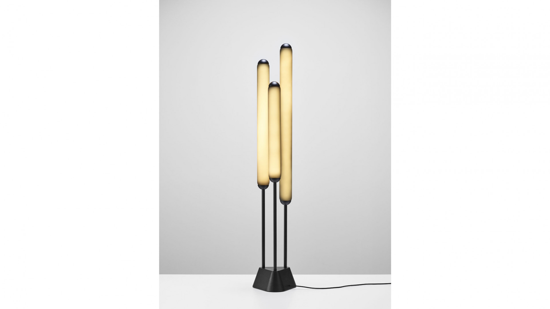 GERESERVEERD <br> Puro Floor lamp